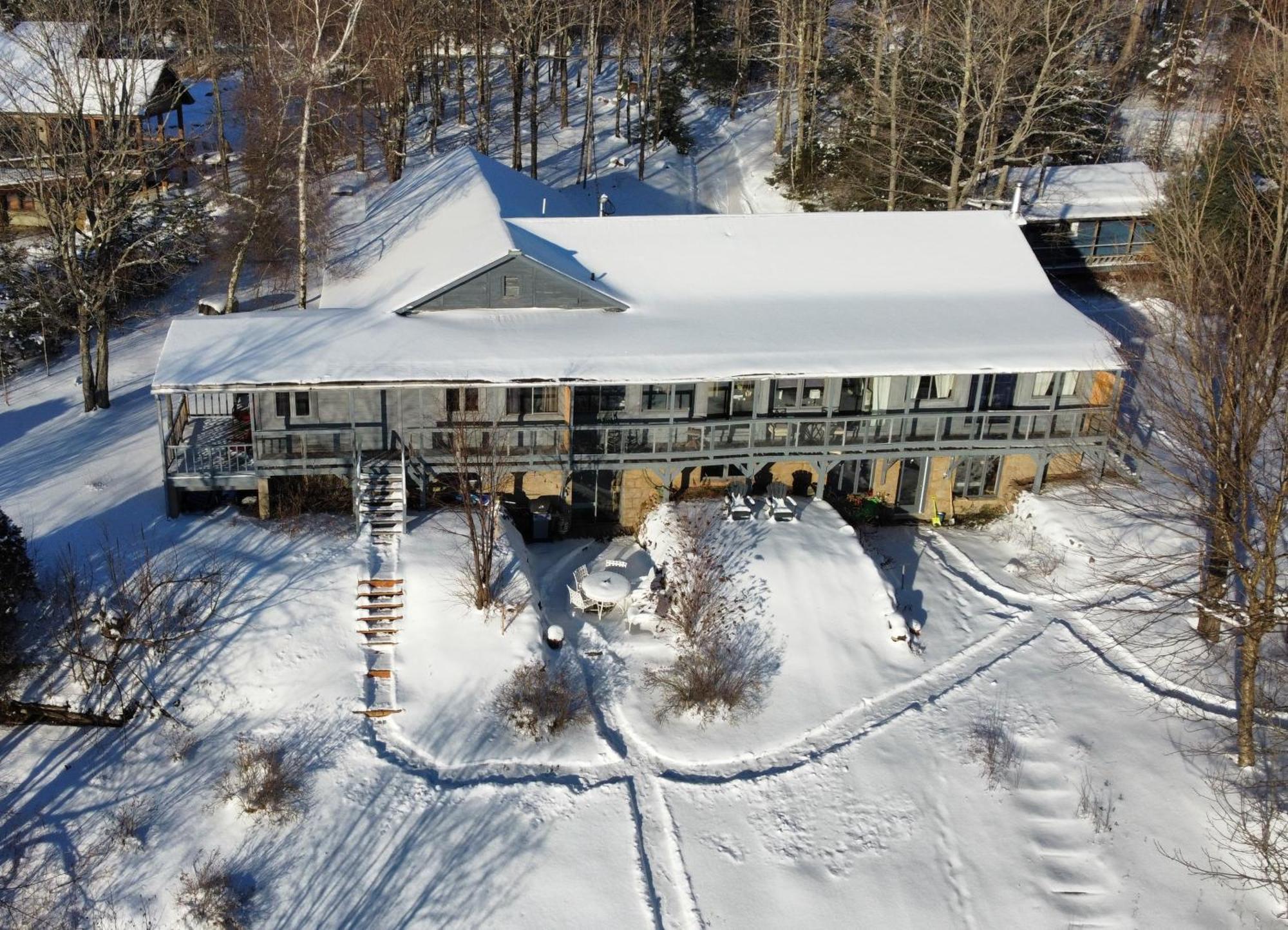 Le Lodge Du Lac Saint-Faustin Екстериор снимка
